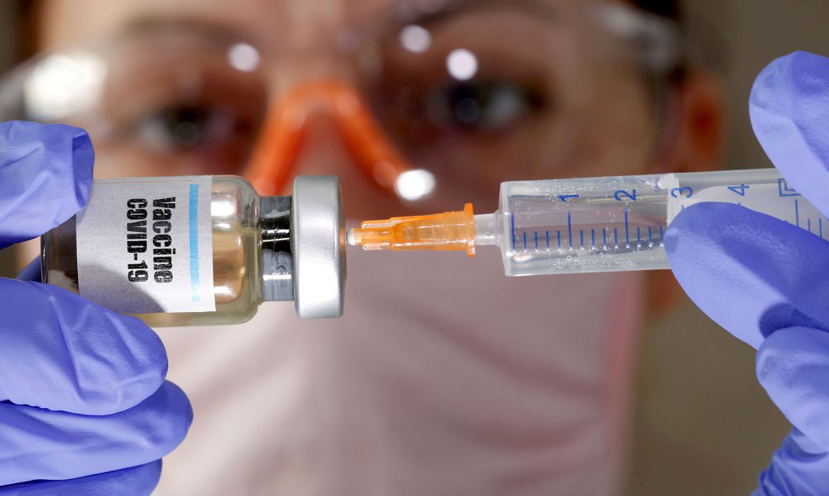 Sinmed RN pede mais postos de vacinação para profissionais da saúde - Fenam  - Federação Nacional dos Médicos
