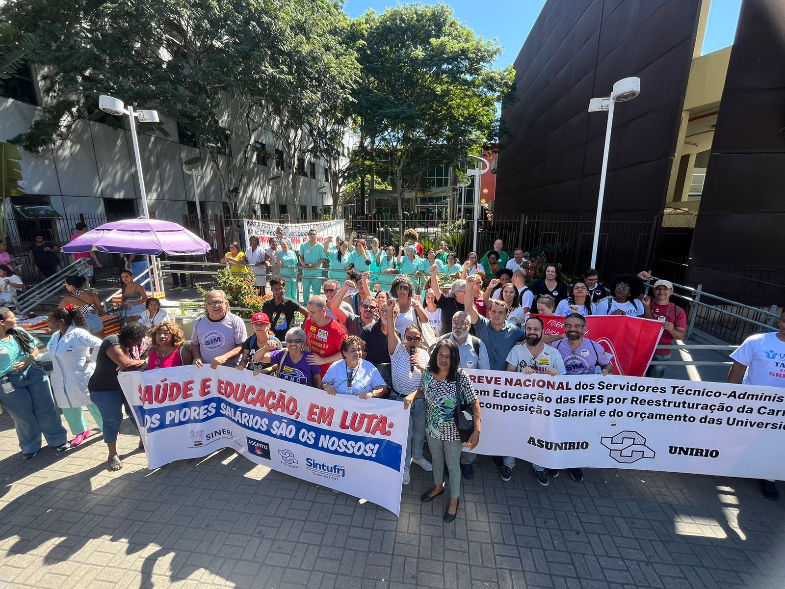 Fenam participa de manifestação contra desmonte da Rede Federal de Saúde